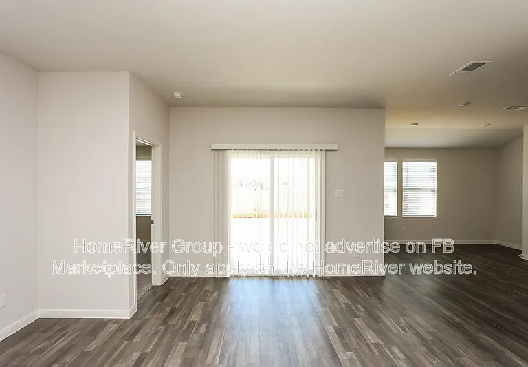 413 Jameson St — Photo 7