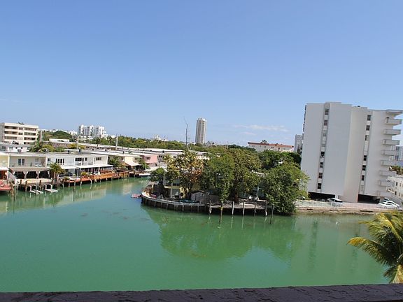 2nd image of 7125 Bay Dr APT 507