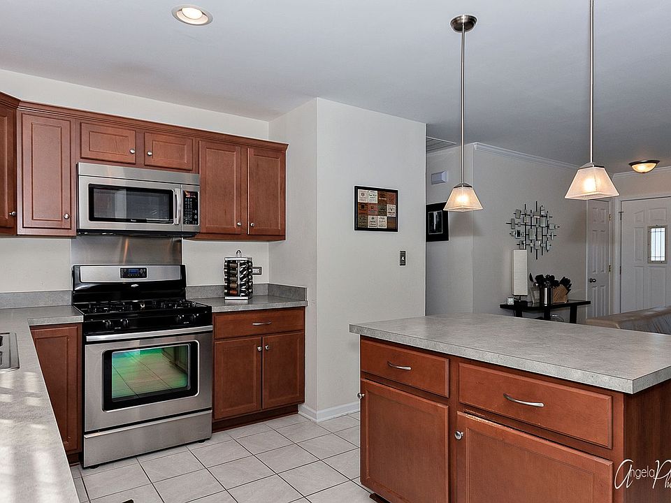 533 Bobby Ln, Mundelein, IL 60060 Zillow