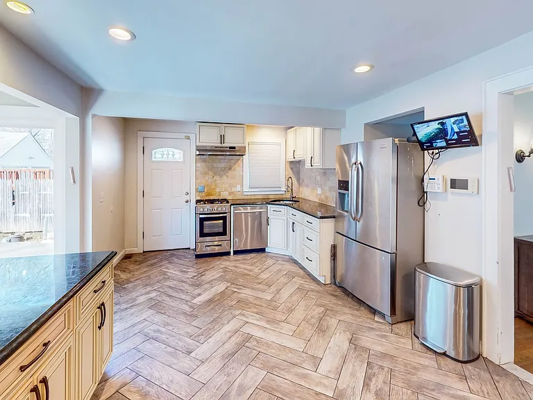 1768 Ella T Grasso Blvd — Photo 6
