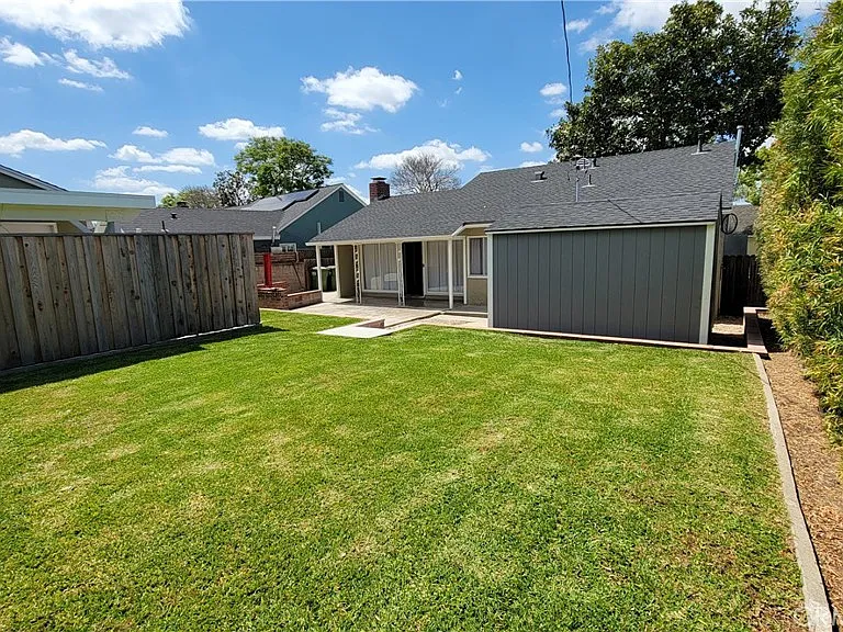 14107 Putnam St — Photo 14