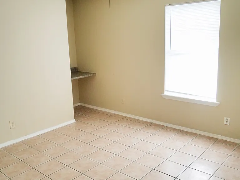 6326 Queens Castle #1 — Photo 8