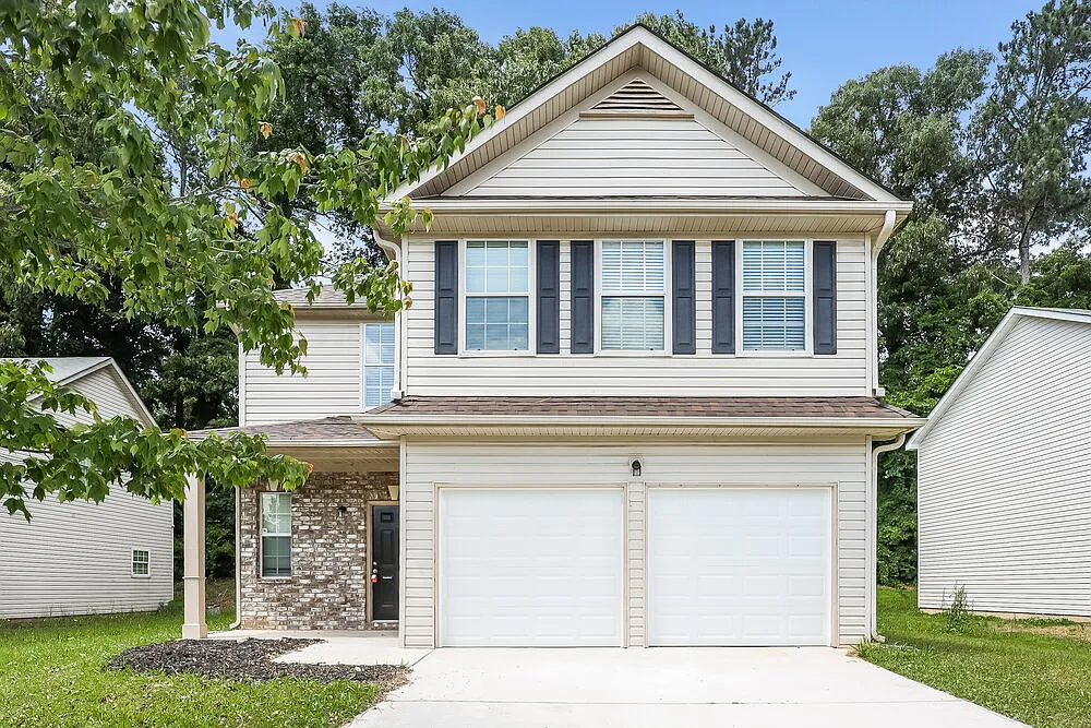 5 bed, 3.0 bath, 2672 sqft, $2,670 — Photo 1