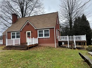 584 Beech Hills Rd, Jeannette, PA 15601