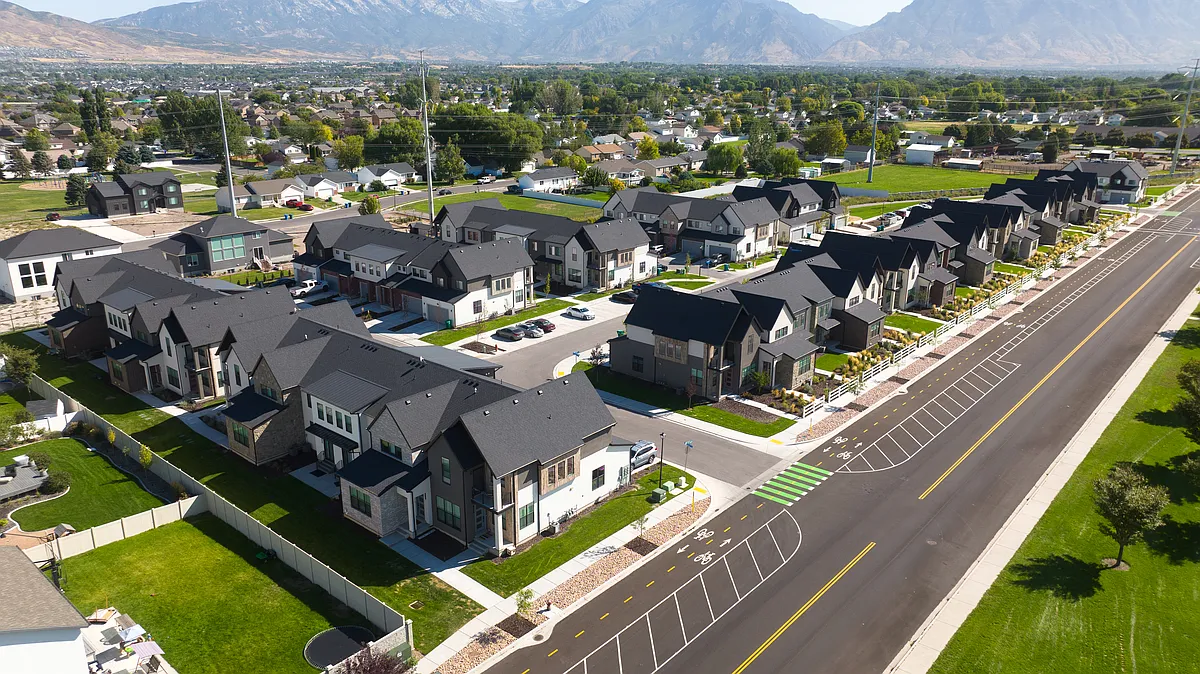 Building Photo - Snow Springs Towns