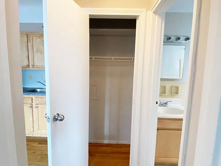 566 Lowell Ave — Photo 5