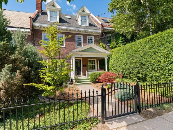 274 College Street, Burlington, VT 05401