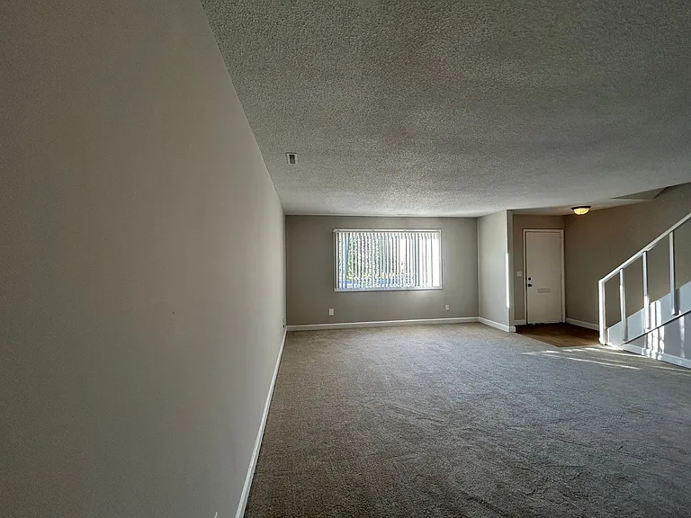 Candlelite Apartments — Photo 102
