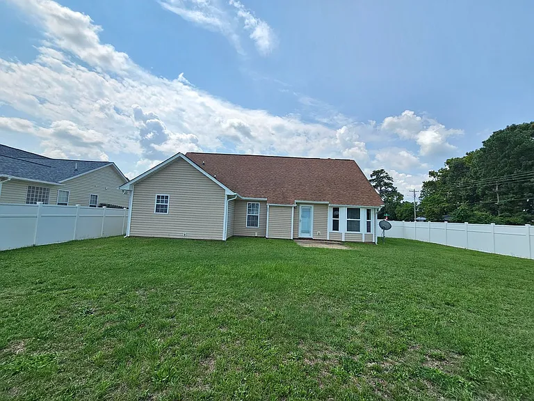 7796 Buttonwood Ave — Photo 24