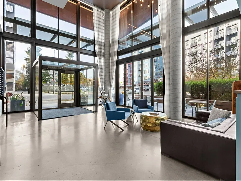 The Heron Flats and Lofts — Photo 9