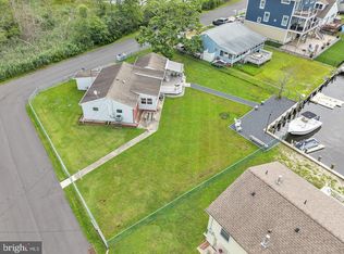18 Beacon Dr, Waretown, NJ 08758