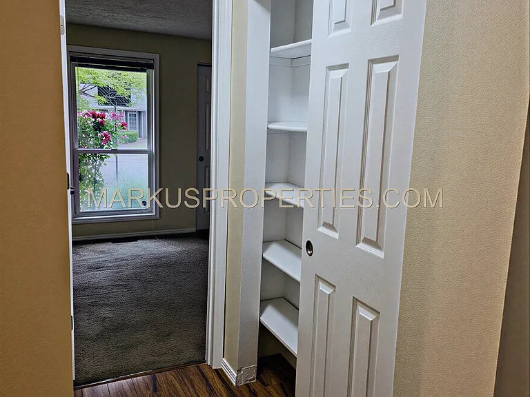 8367 SW Tygh Loop — Photo 8