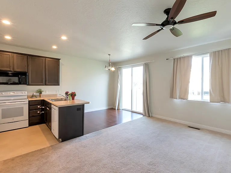 3026 W Prairie Grass Dr — Photo 4