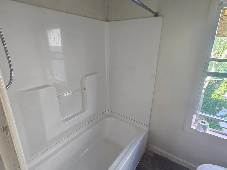 635 E Willow St #4 — Photo 13