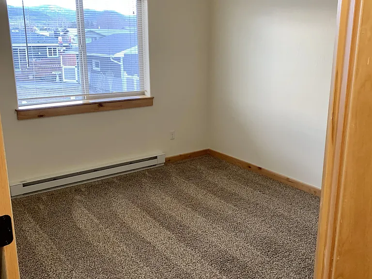 1021 Enterprise Dr #4 — Photo 2