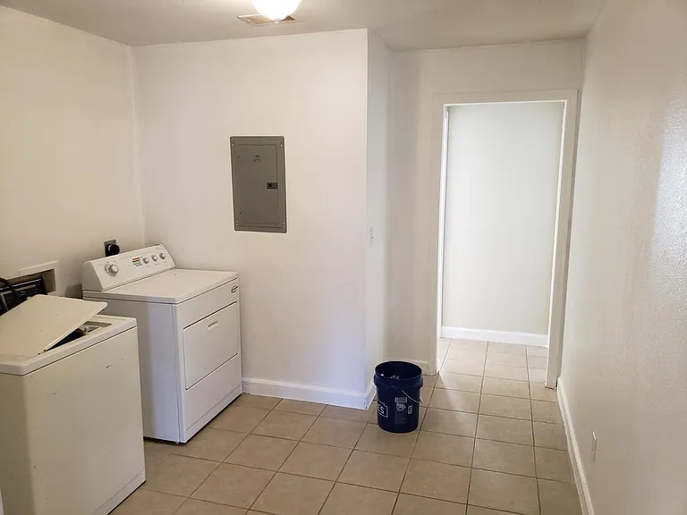 2507 NW Chipman Rd — Photo 6