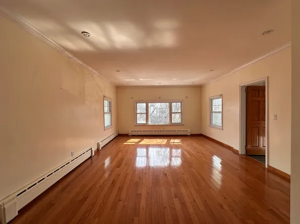 14915 15th Rd Fl 2nd, Whitestone, NY 11357