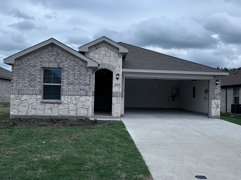 4113 Limestone Bluff Dr — Photo 2