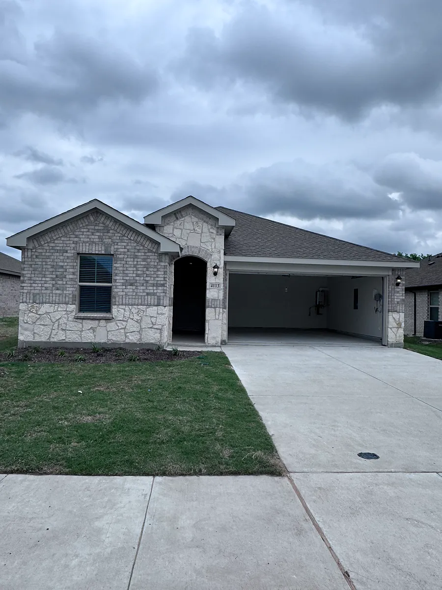 Building Photo - 4113 Limestone Bluff Dr