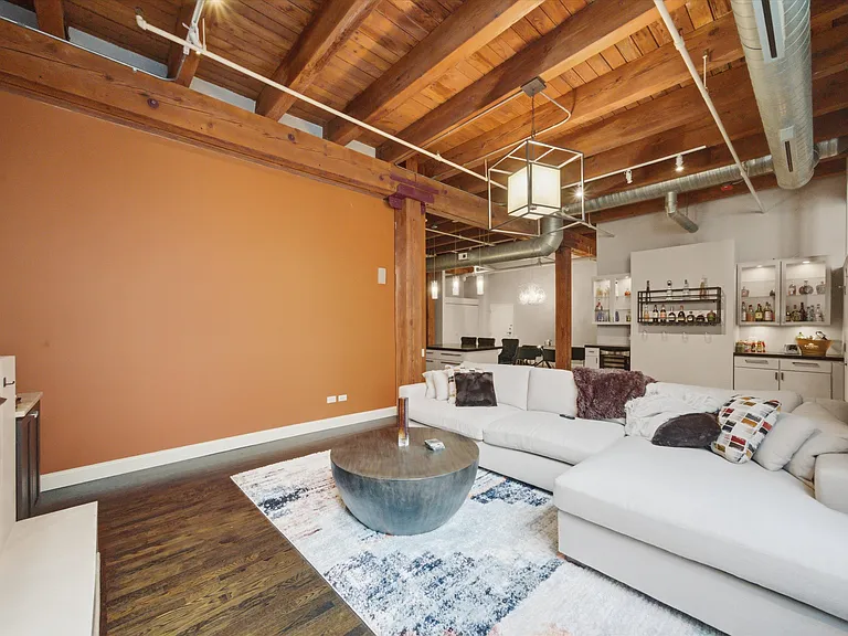 1727 S Indiana Ave #214 — Photo 7