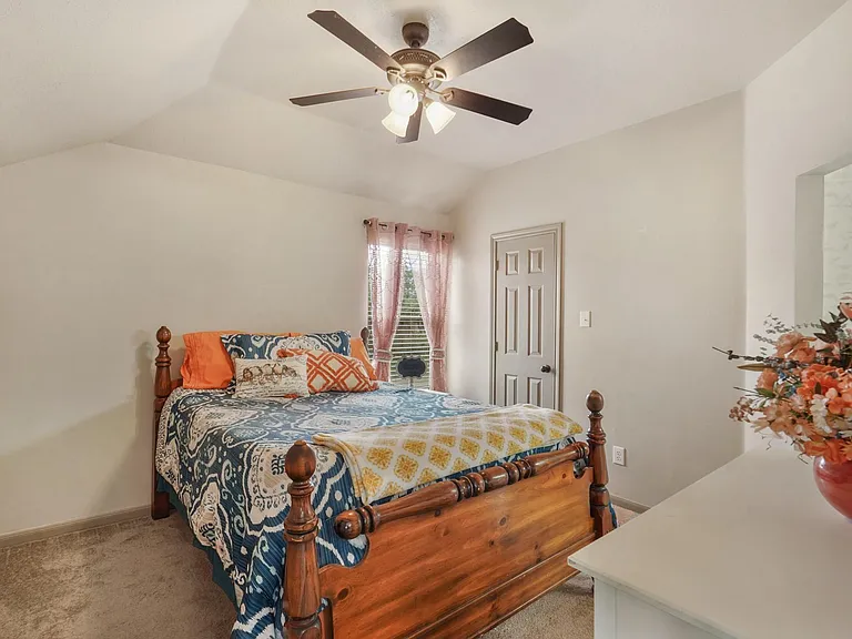 2911 Mossy Log Ct — Photo 23