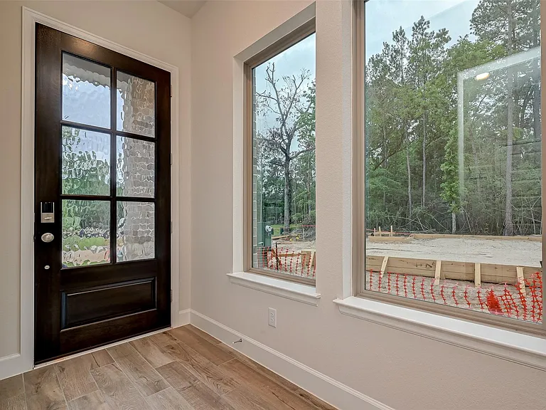 308 Mullins Ct — Photo 8