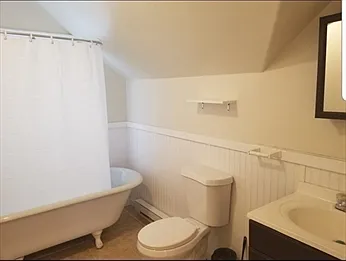 1060 Pleasant St #3 — Photo 14