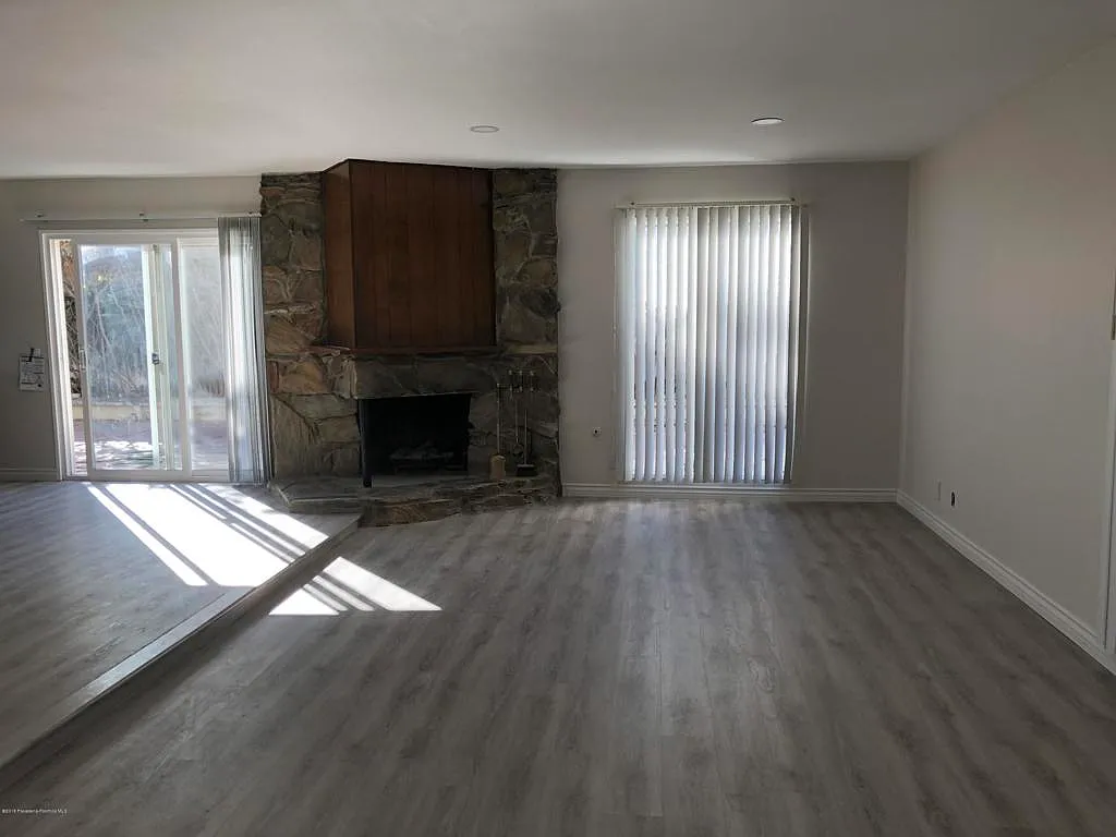 4 bed, 2.0 bath, 1632 sqft, $3,950 — Photo 4