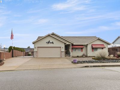 300 Ridgeway St, Sutherlin, OR, 97479