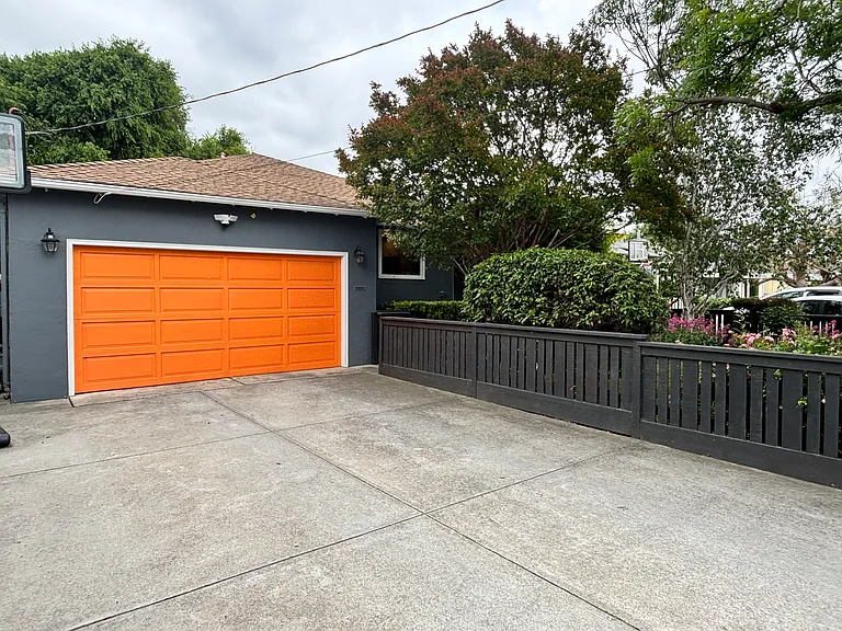 172 Wisteria Dr — Photo 43