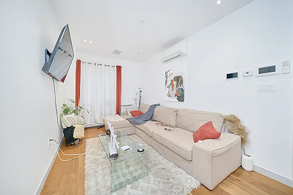 Rented by Living New York | media 2