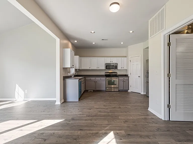 1006 Solomon Ln — Photo 10