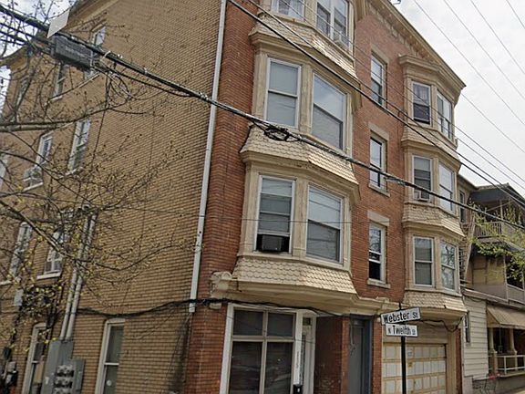2nd image of 1145 W Linden St #113-7