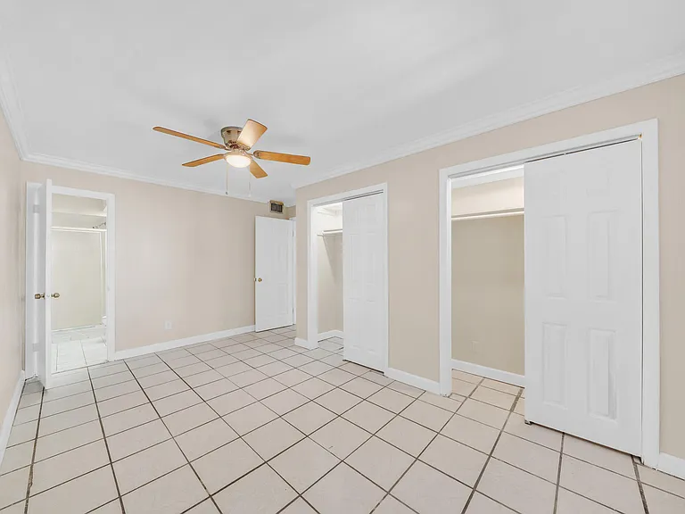 221 NW 43rd Pl — Photo 24
