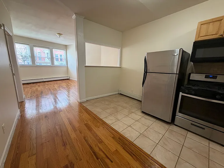 233 Barrow St #1A — Photo 3