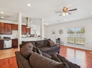 801 Cascade Dr, Glenn Heights, TX 75154