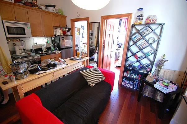 Rented by Bold New York | media 25