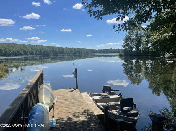 132 Lake Dr W, Gouldsboro, PA 18424