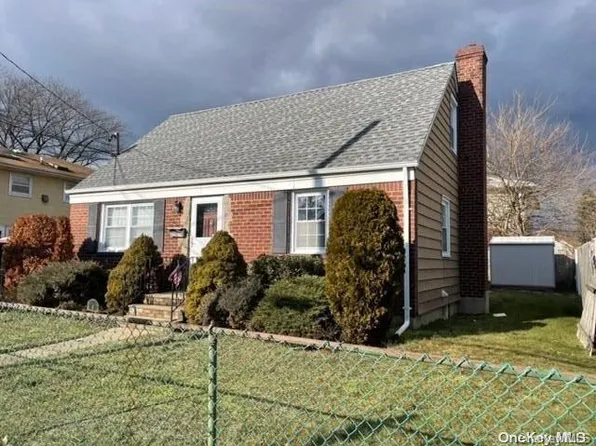 1326 Collier Avenue, Elmont, NY 11003