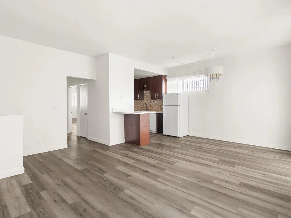 1528 Franklin St #7