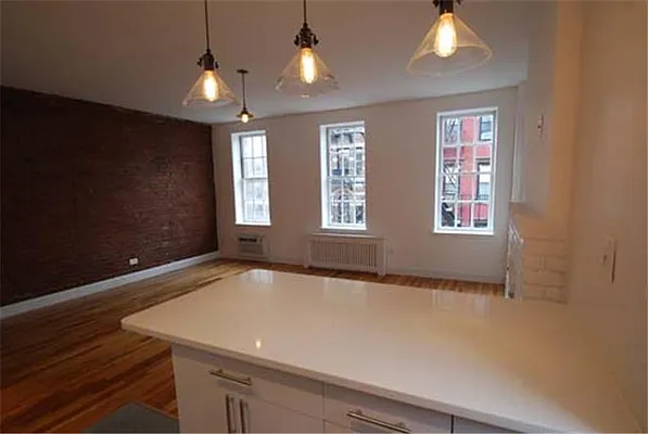 Rented by Buchbinder & Warren | media 4