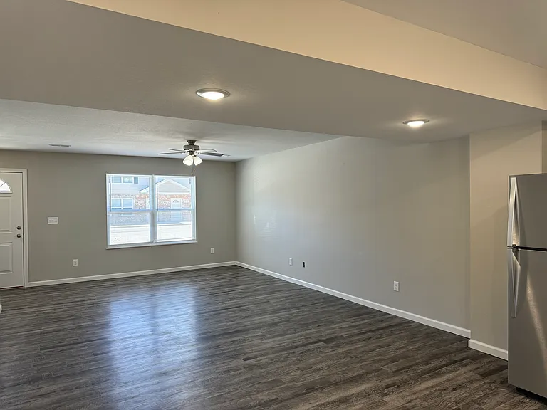 Creekside Apartments — Photo 65