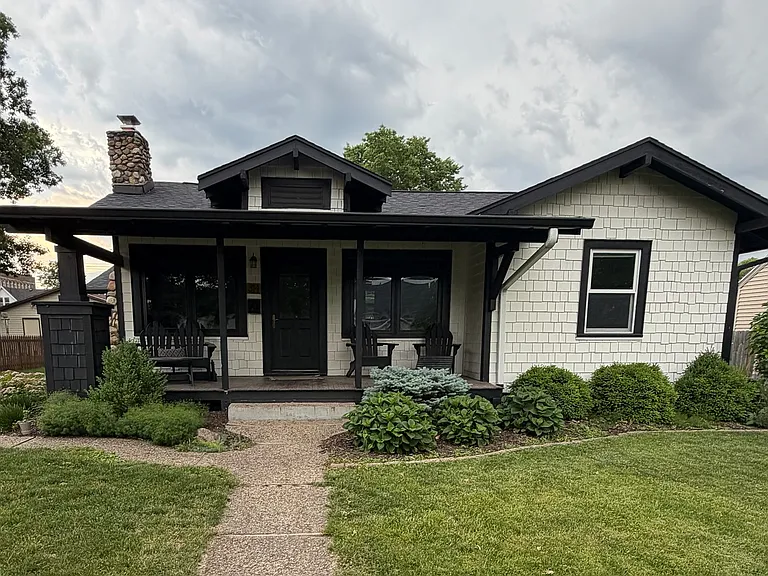 314 SW Logan St — Photo 1