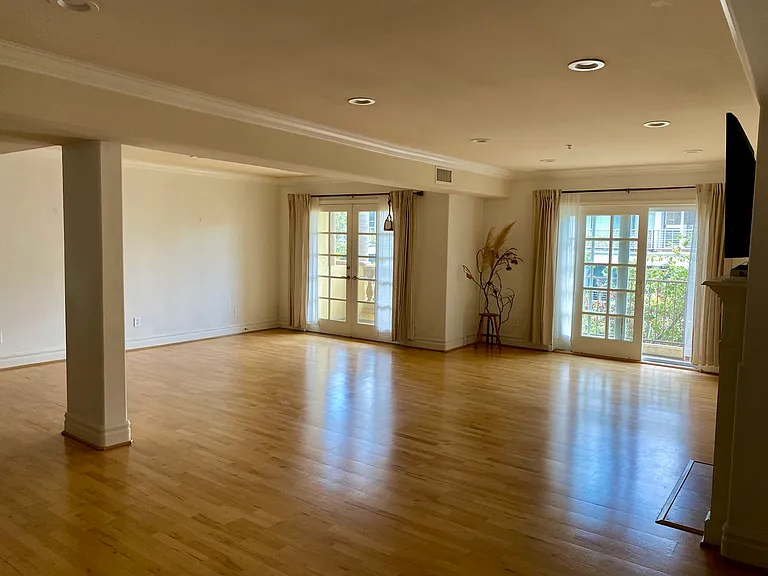 Spacious Living Room.