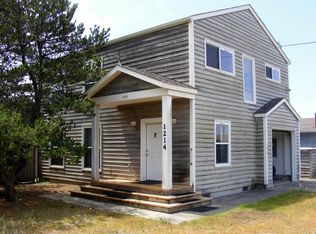 1214 NW Bayshore Dr, Waldport, OR 97394