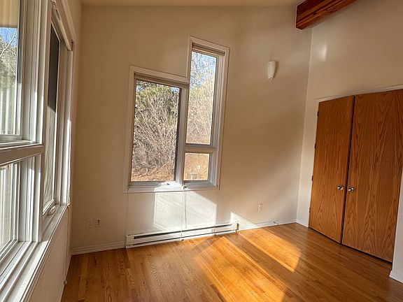 4th image of 40 Manners Ln
