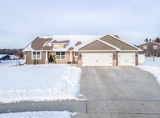 1359 Buckys Run, Green Bay, WI 54313