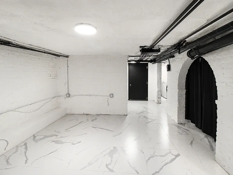 70 Halsey St #1 — Photo 22