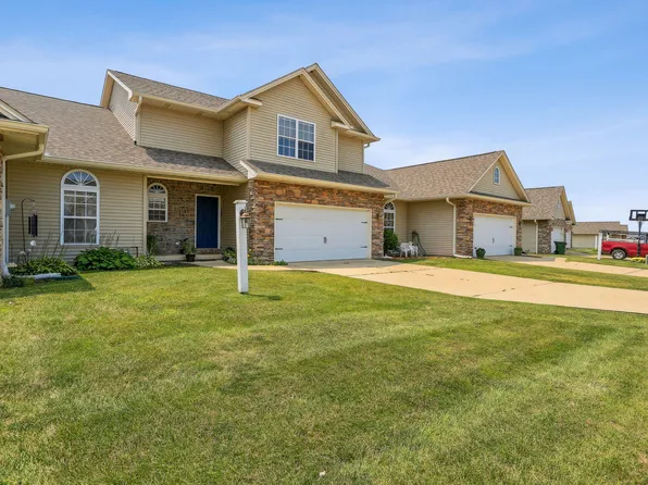 1703 E Timber Wolf Ln #B, Mahomet, IL 61853
