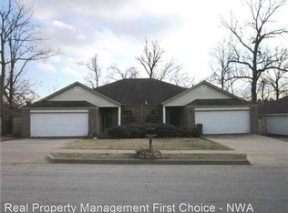 2995 W Marigold Dr, Fayetteville, AR 72704